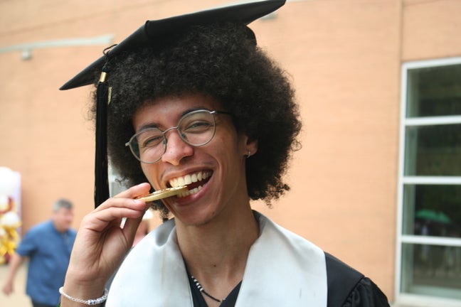 22M seeking a single or double room Main Photo