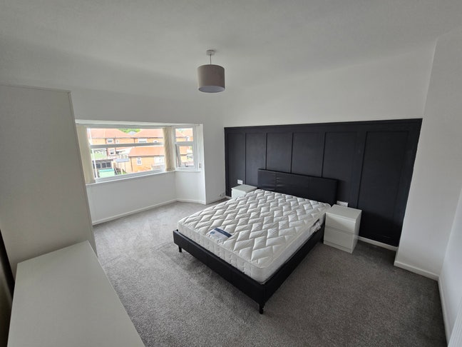 Stunning Large Double Rooms in Newly Renovated Hou Main Photo