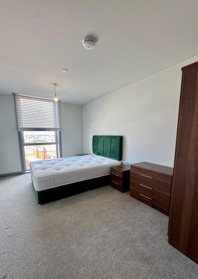 Double Room with Private Bathroom in City Centre  Main Photo