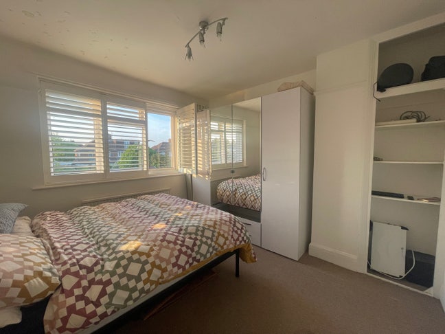 Double Room Available-Castle Road /Riverside Area Main Photo