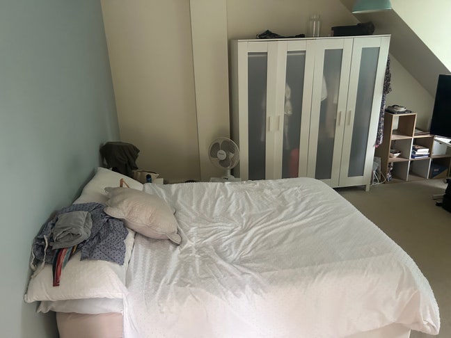 Double room in large 4 bed house Main Photo