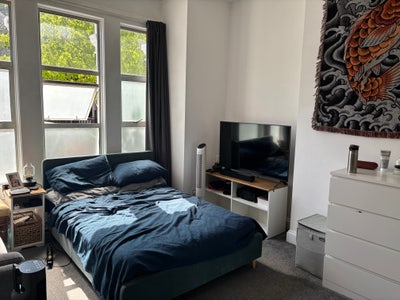 Double room in 6-bed Tooting Bec home Main Photo
