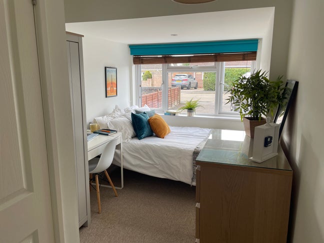 "Living here has been a fantastic experience" Main Photo