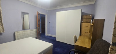 Kingsize Room to Rent - Preston Road Main Photo