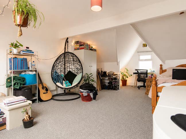 Stunning, Extra-Large Room in LS9 | All-Inclusive  Main Photo