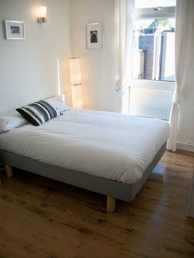 Large bright double room in St John’s Wood Main Photo