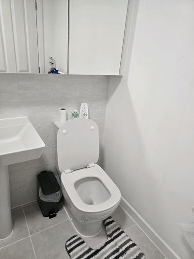 Room for rent in SN25  Main Photo