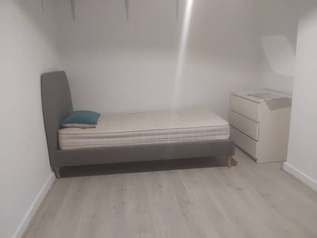 Sherwood, Very Large Room Nr Shops and Transpor Main Photo