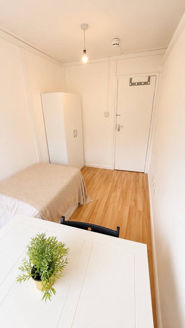 Super Cheap Single Room Available from Today  Main Photo