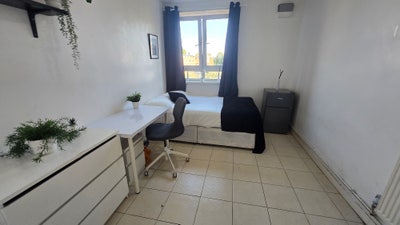 New Large Double Rooms, 8Mins to Aldgate St !!! Main Photo
