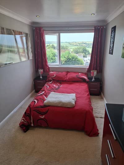 En-suite room for rent. Main Photo