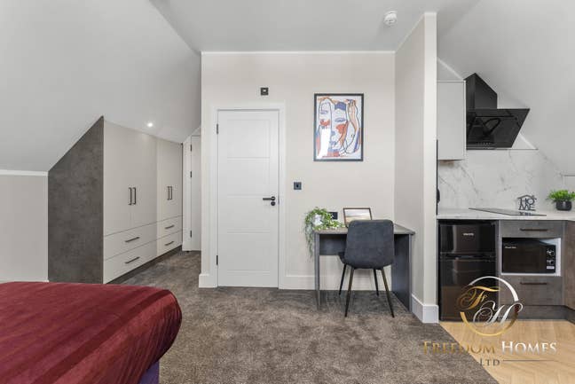 💎 Luxury Living on Mansfield Road Main Photo