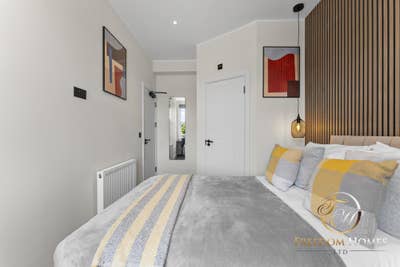 💎 Luxury Living on Mansfield Road Main Photo