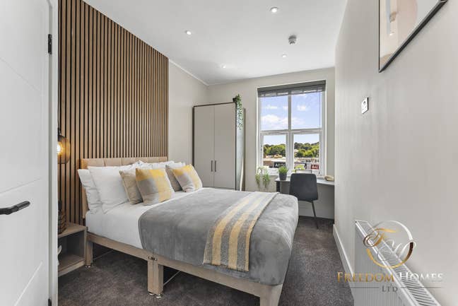 💎 Luxury Living on Mansfield Road Main Photo