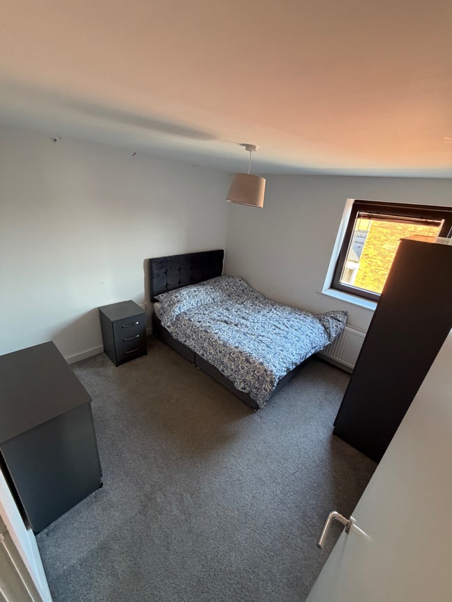 Double room with own bathroom - Bills included  Main Photo