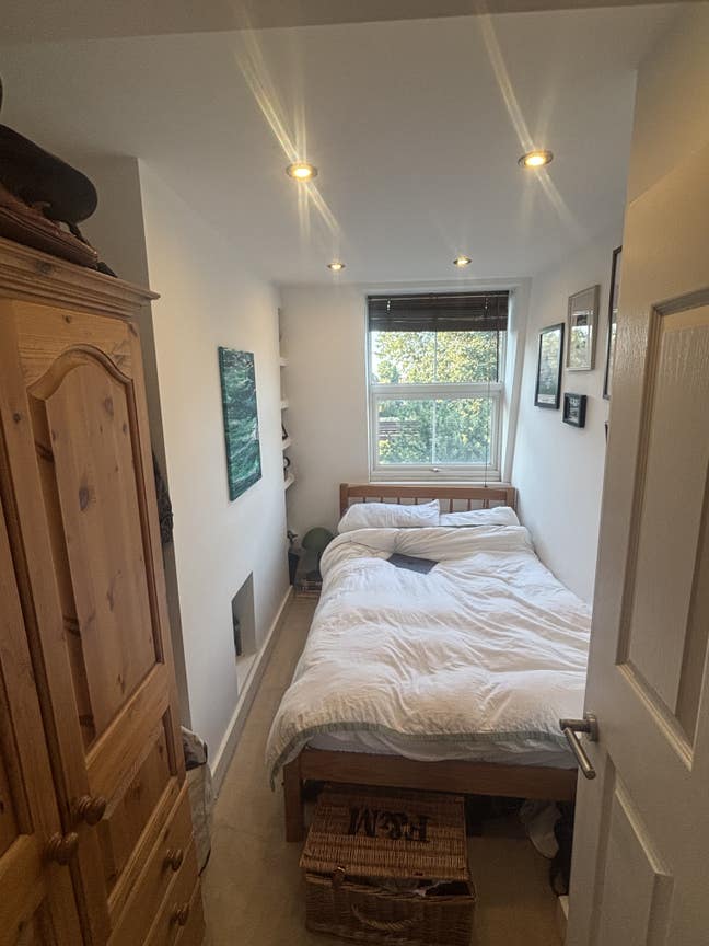 Room to rent in Balham Main Photo