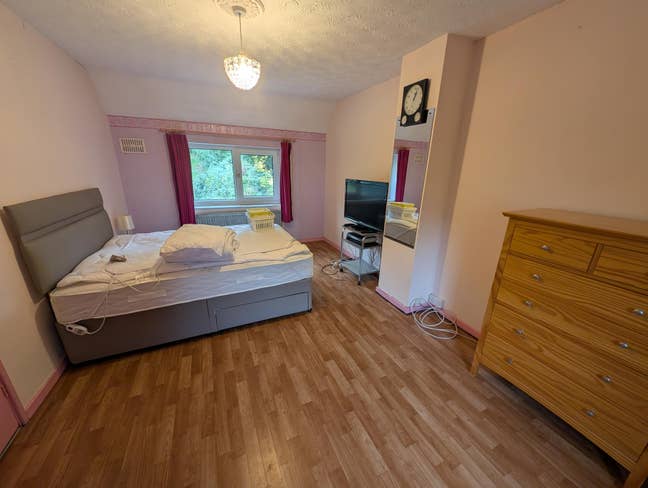 Homeshare in Cheltenham, GL52 Main Photo