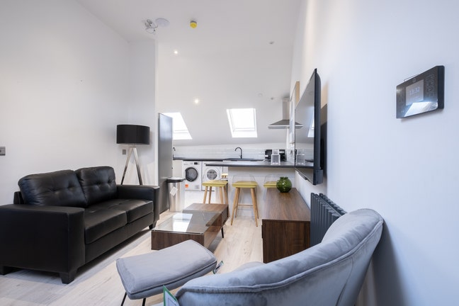 5 Rooms Available In Luxury Brynmill Property Main Photo