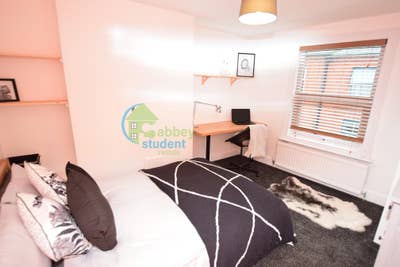 ✨&pound;50 off First Months rent Student House ✨ Main Photo