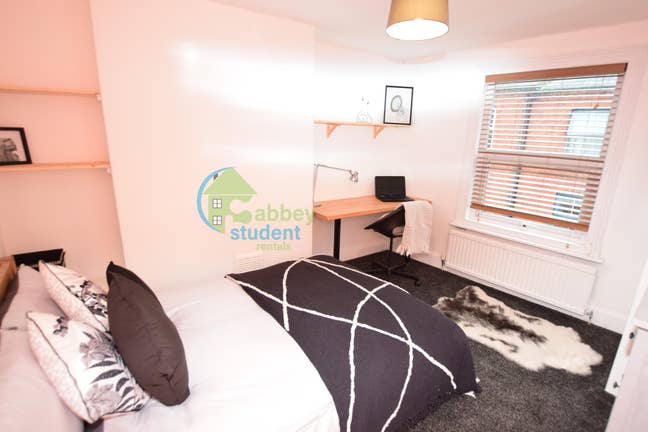 ✨&pound;50 off First Months rent Student House ✨ Main Photo
