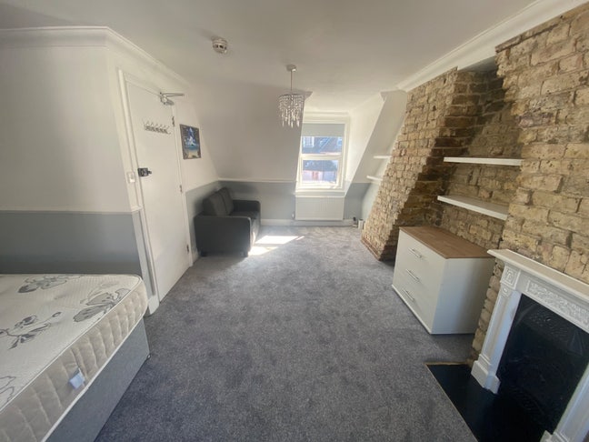  Very Clean - High Standard - Victoria Rd-Room 5 Main Photo
