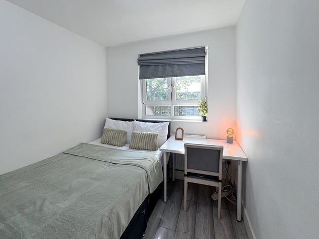 Stunning Double Bedroom - West Kensington Main Photo