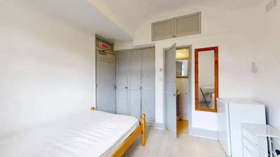 Lovely en-suite in King’s Cross bills included Main Photo