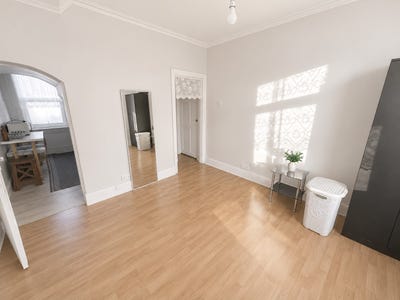 To Let | 1 Bedroom First Floor Flat Main Photo
