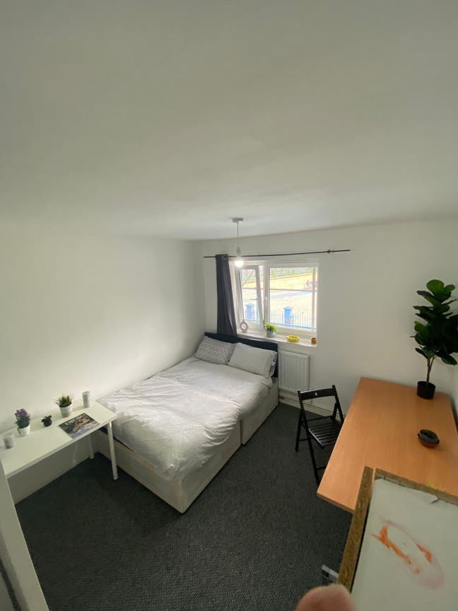 Mile End/ Stepney Double Room Available! Main Photo