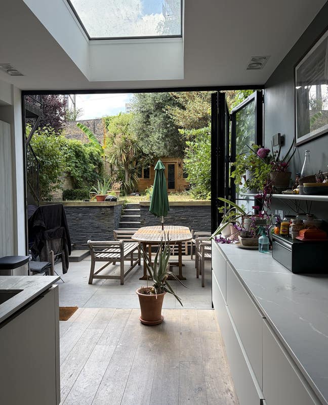 E3 - Double room in spacious house Main Photo