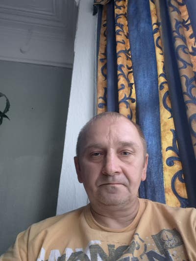 Professional Male seeks a single or double room Main Photo