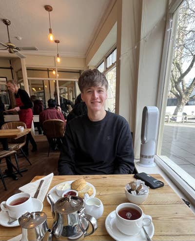 Looking for room or flatmates near city centre Main Photo