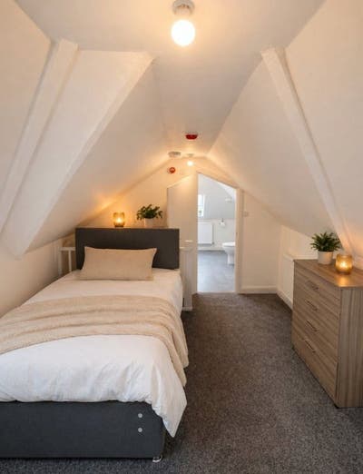 Studio Room – All Bills Included – &pound;850 Main Photo