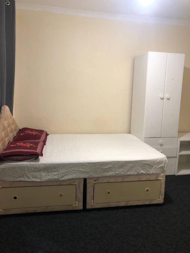 Double Room with Shared Bathroom Main Photo