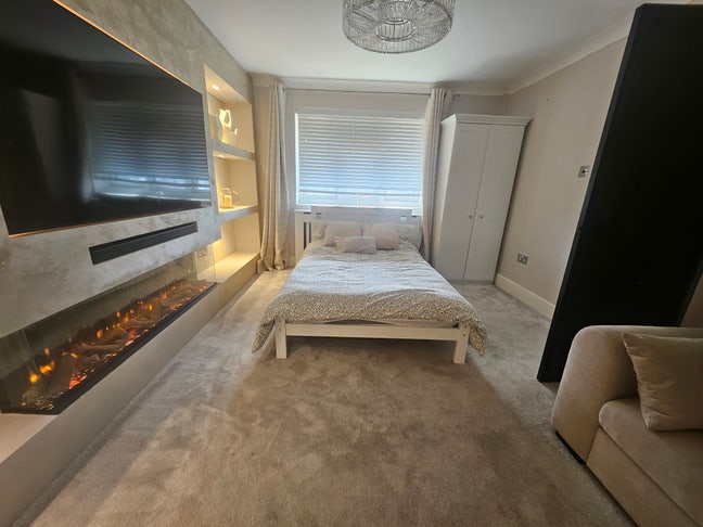 Spacious Master room size in Luxury Home Main Photo
