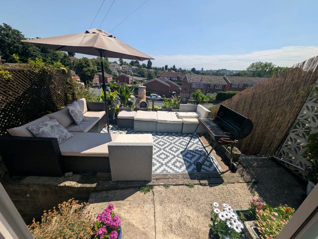 Double room in friendly house, Newport  Main Photo