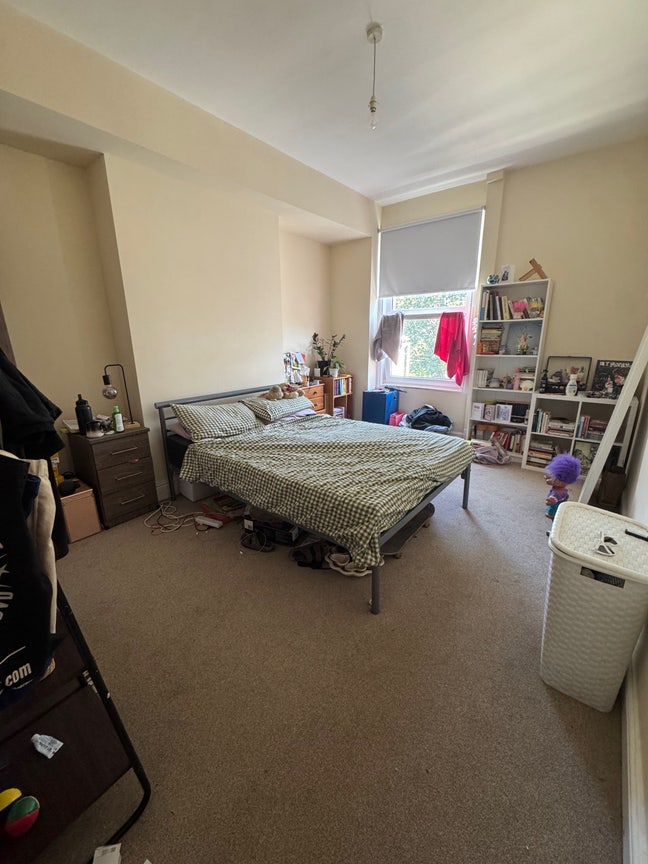 Spacious Double Bedroom in Redland  Main Photo