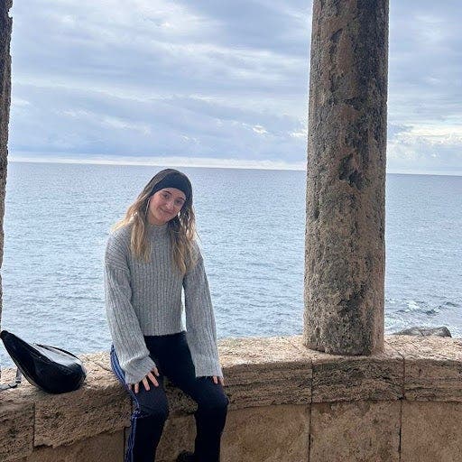21 year old Female seeks a single or double room Main Photo
