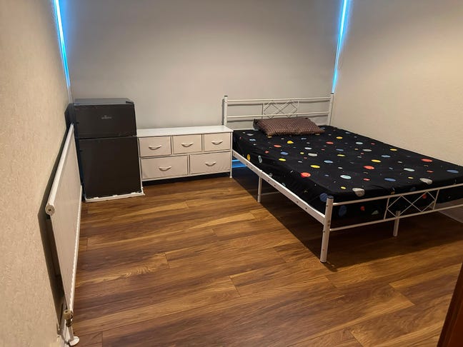 SE9 Double Room | 5 Min Walk to Mottingham Station Main Photo