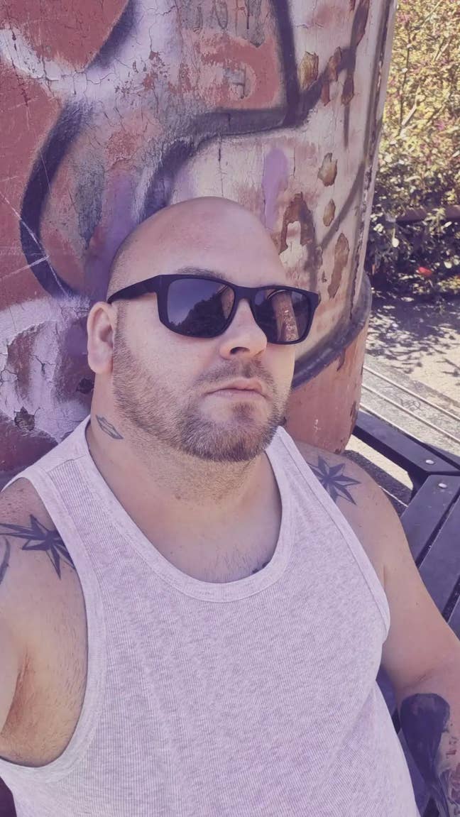 Professional Male seeks a single or double room Main Photo