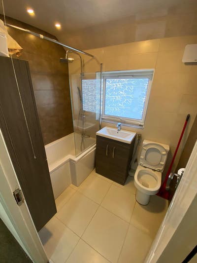 Double room in quiet 4-bed house, Evington Main Photo