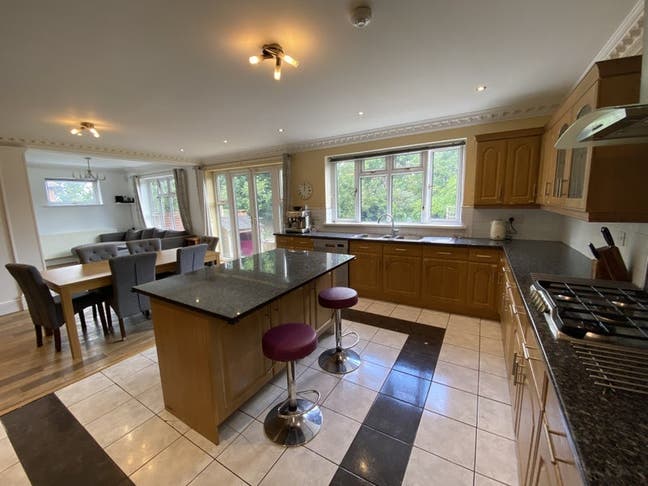 🤩Hanger Lane - modern home for Professionals🤩🥳 Main Photo