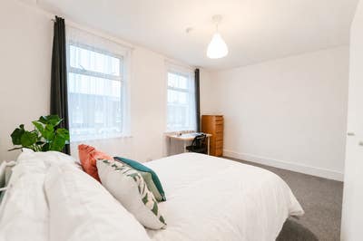 🦋 Surrey Quays- Rooms Next to the Park!!! Main Photo