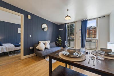 1 Bed Flat, Wheeleys Lane, B15, free parking/wifi Main Photo