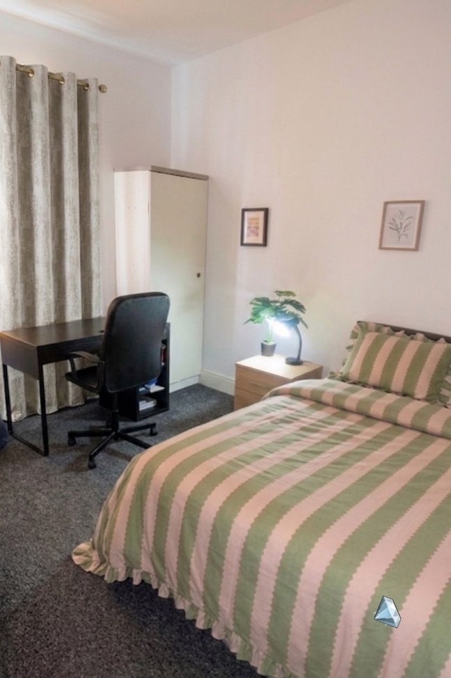 Fully Furnished Double Room- Bills Included  Main Photo