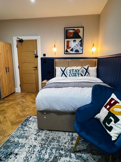 Press ▶️ Stunning Ensuite Room W/Minimal Sharing Main Photo