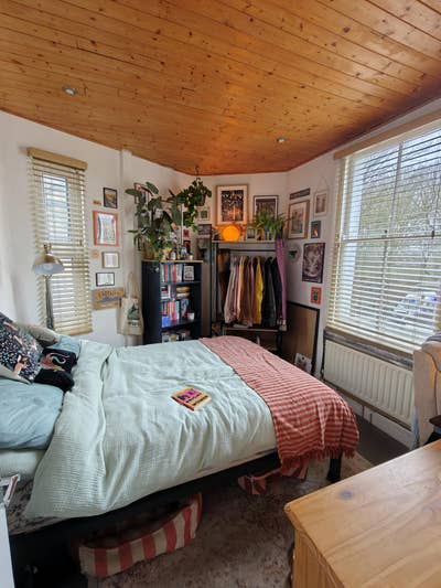 Room available for 2 weeks in London Fields Main Photo