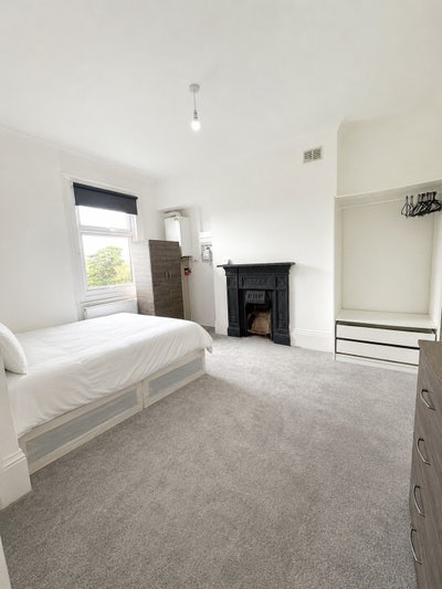 Nice 2 Rooms in Greenwich Area**Couple Welcome** Main Photo