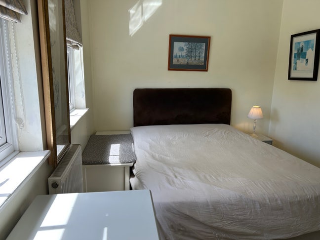 Room near Richmond Park Main Photo