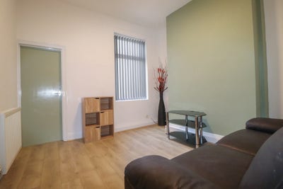 1 Large Double En Suite Room Ready from 21/09/26! Main Photo